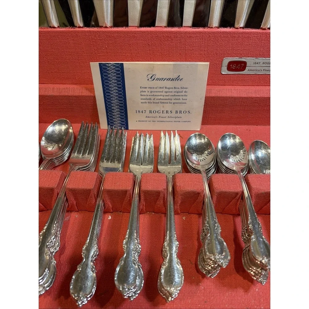 Vintage 71 Pieces 1847 Rogers Bros IS Reflection Silver plated Flatware In Box